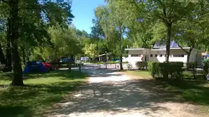 Camping municipal -Les Bords de Lyonne- - Sanitärblock auf dem Campingplatz