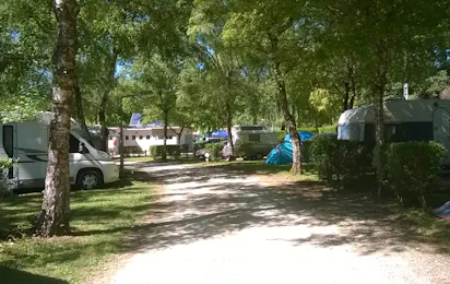 Camping les Bords de Lyonne