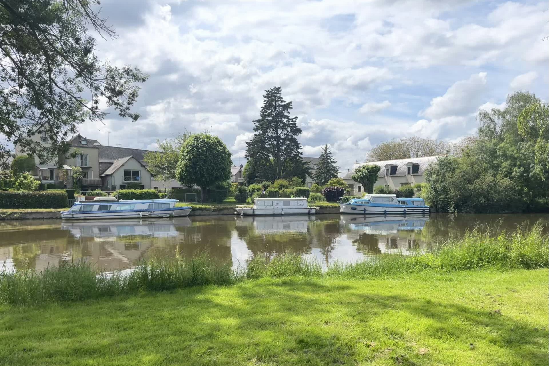Camping du Lion d'Angers Aquadis Loisirs - Blick auf den Fluss vom Campingplatz