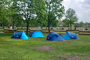 Camping l'ile aux mille Charmes Campingwiese für Zelte
