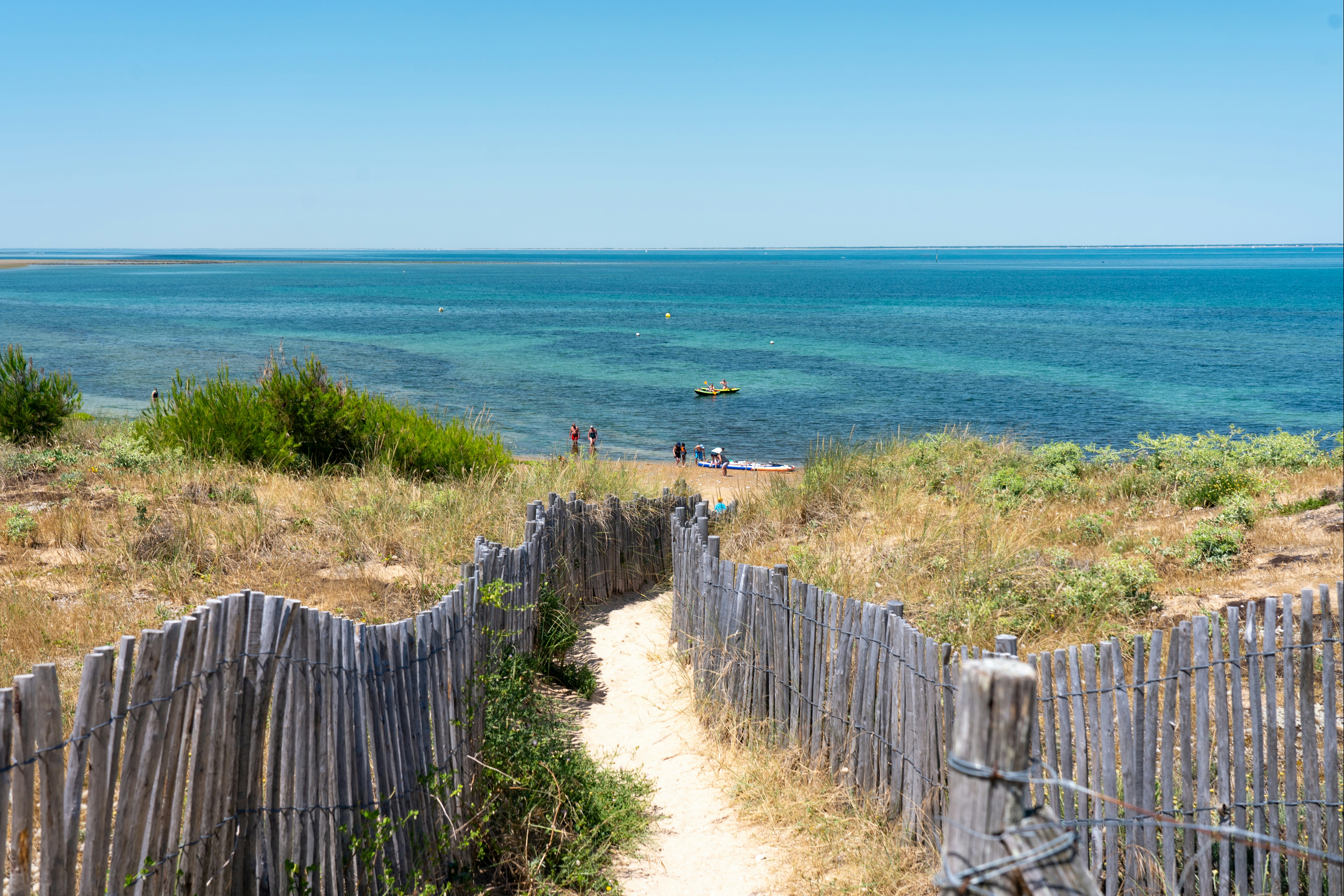 Le Soubregeon  Camping Municipal Saint-Denis d'Oléron - Blick auf den Weg zum Strand