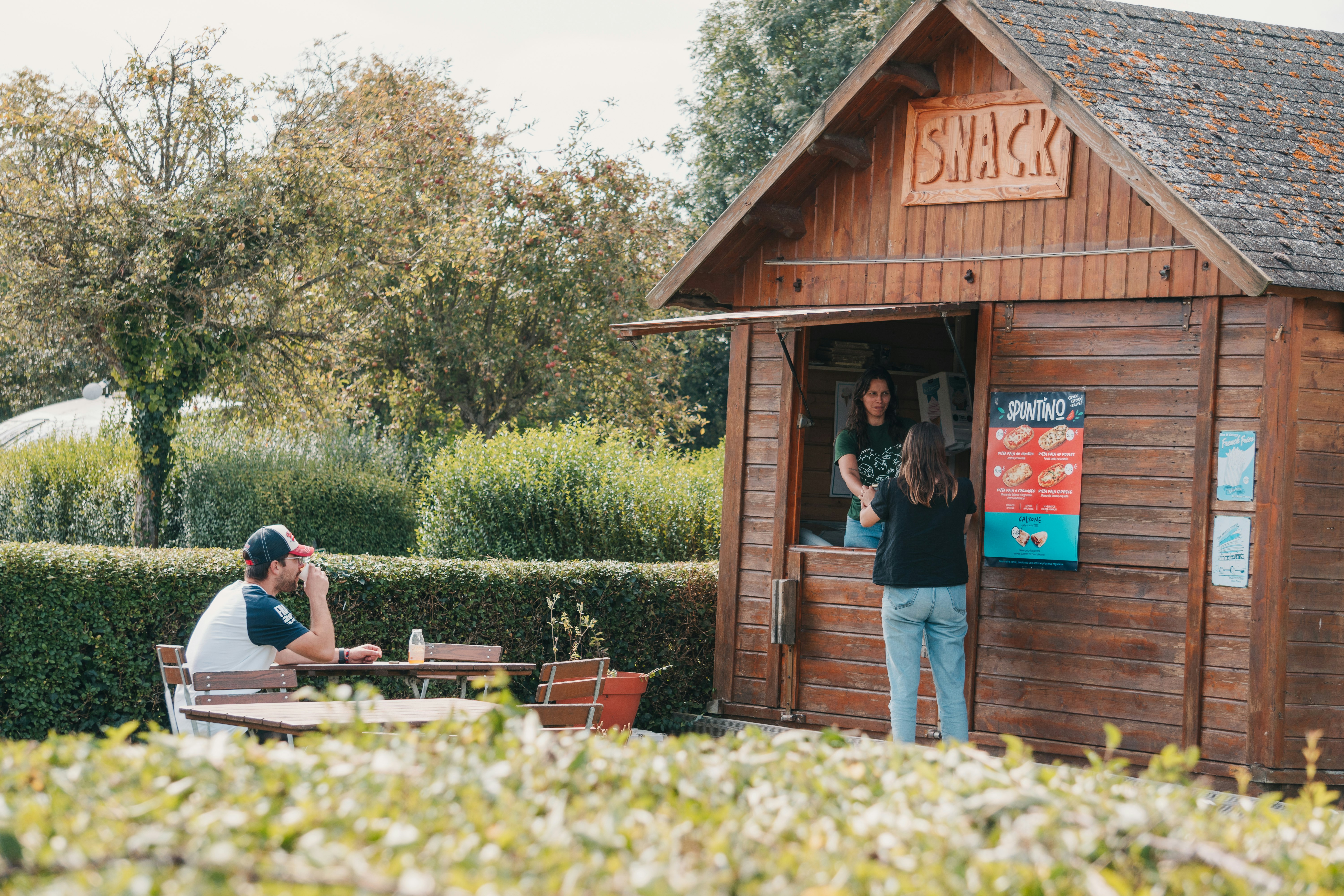 Onlycamp Camping Sous les Pommiers  Camping Municipal Sous les Pommiers - Snackladen auf dem Campingplatz