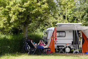 Onlycamp Camping Sous les Pommiers Camping Municipal Sous les Pommiers - Wohnwagen auf Standplatz