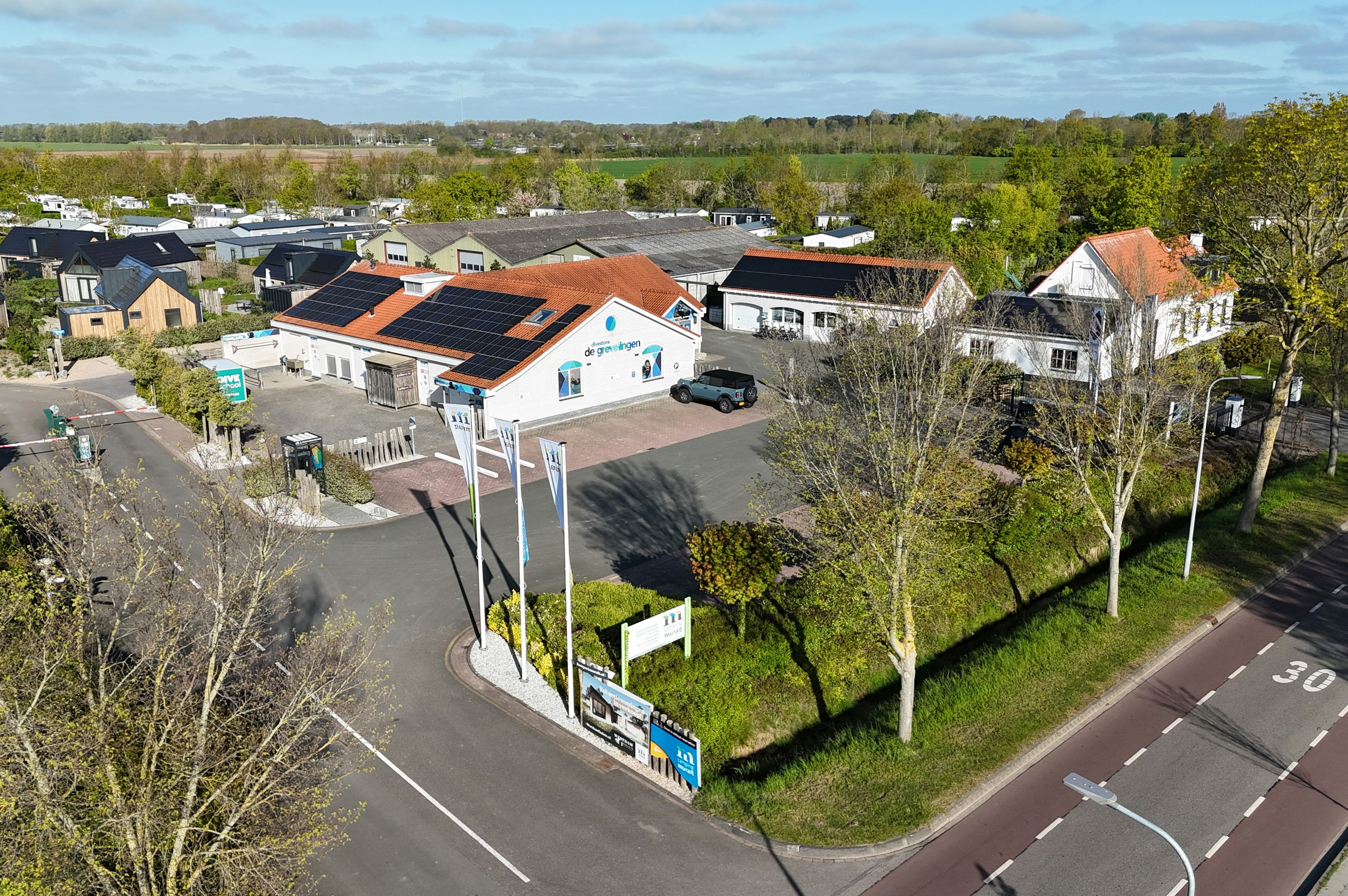 Camping Muralt  - Campingplatz aus der Vogelperspektive