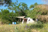 Camping Naturista Costalunga - Zelt im Grünen auf dem Campingplatz