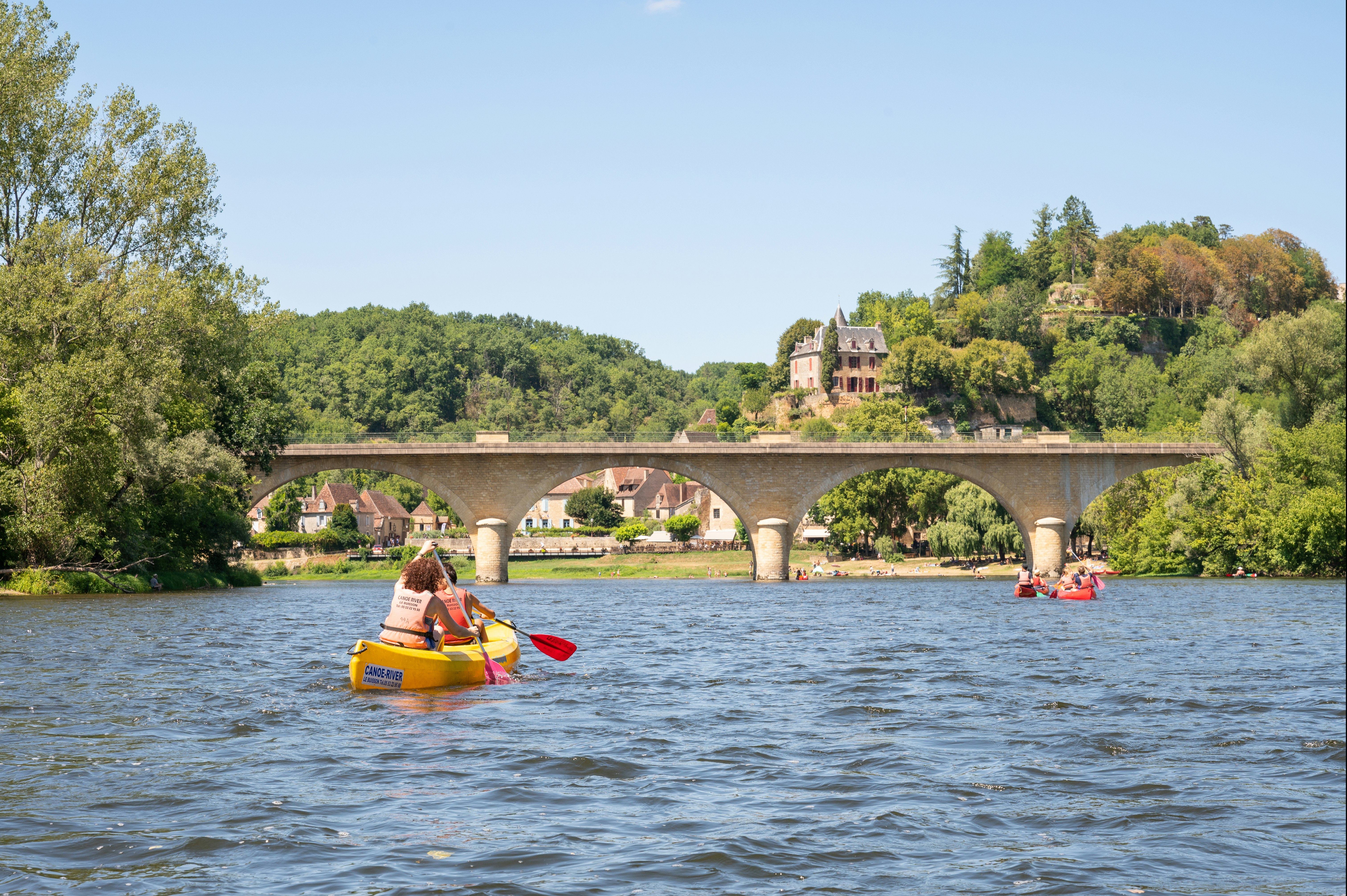 Camping Naturiste Le Couderc - Kanufahren auf dem Fluss als Freizeitaktivität