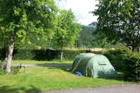 Camping Neige et Nature  -  Zeltplatz vom Campingplatz auf grüner Wiese
