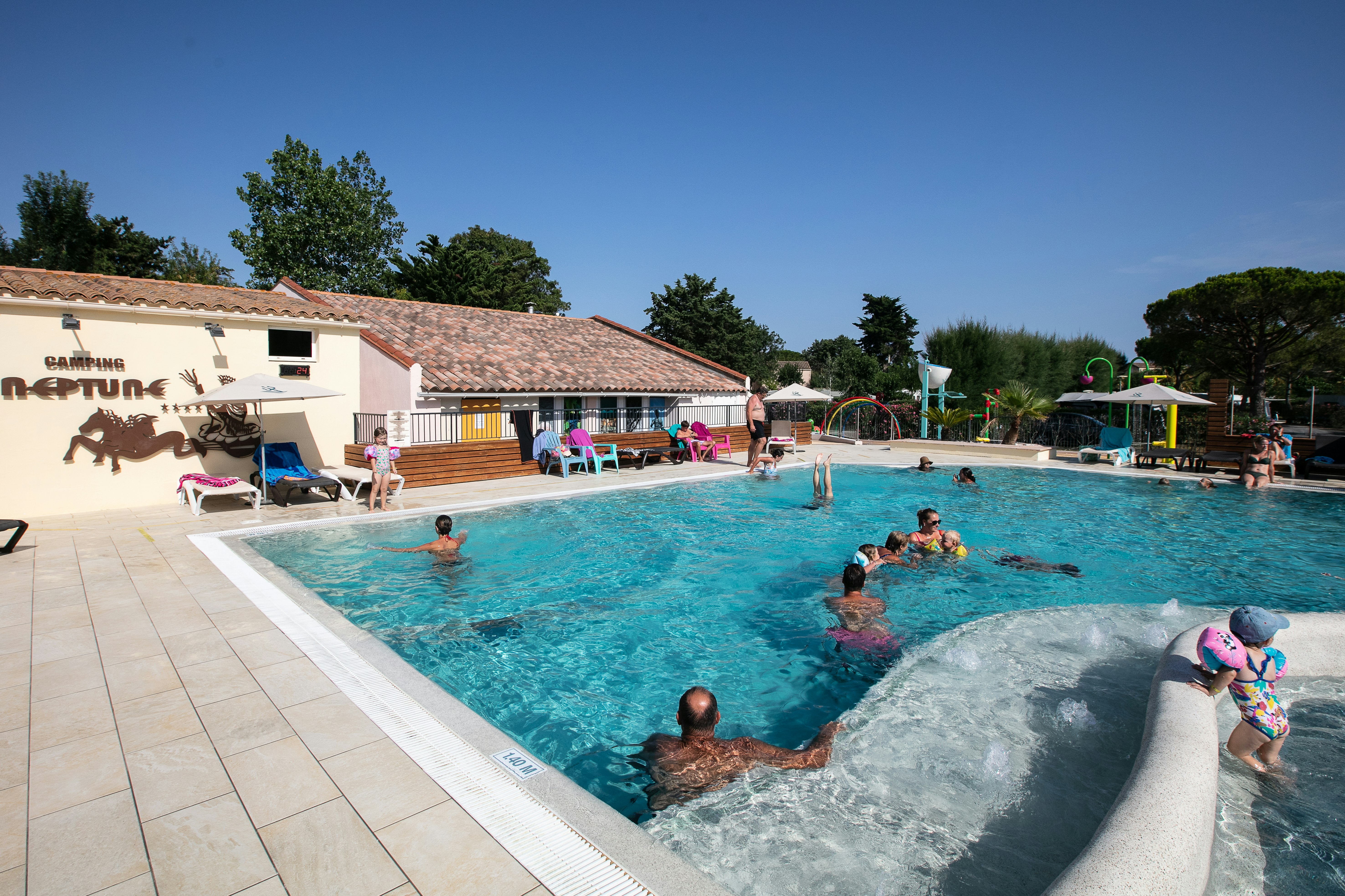 Camping Neptune - Freibad auf dem Campingplatz