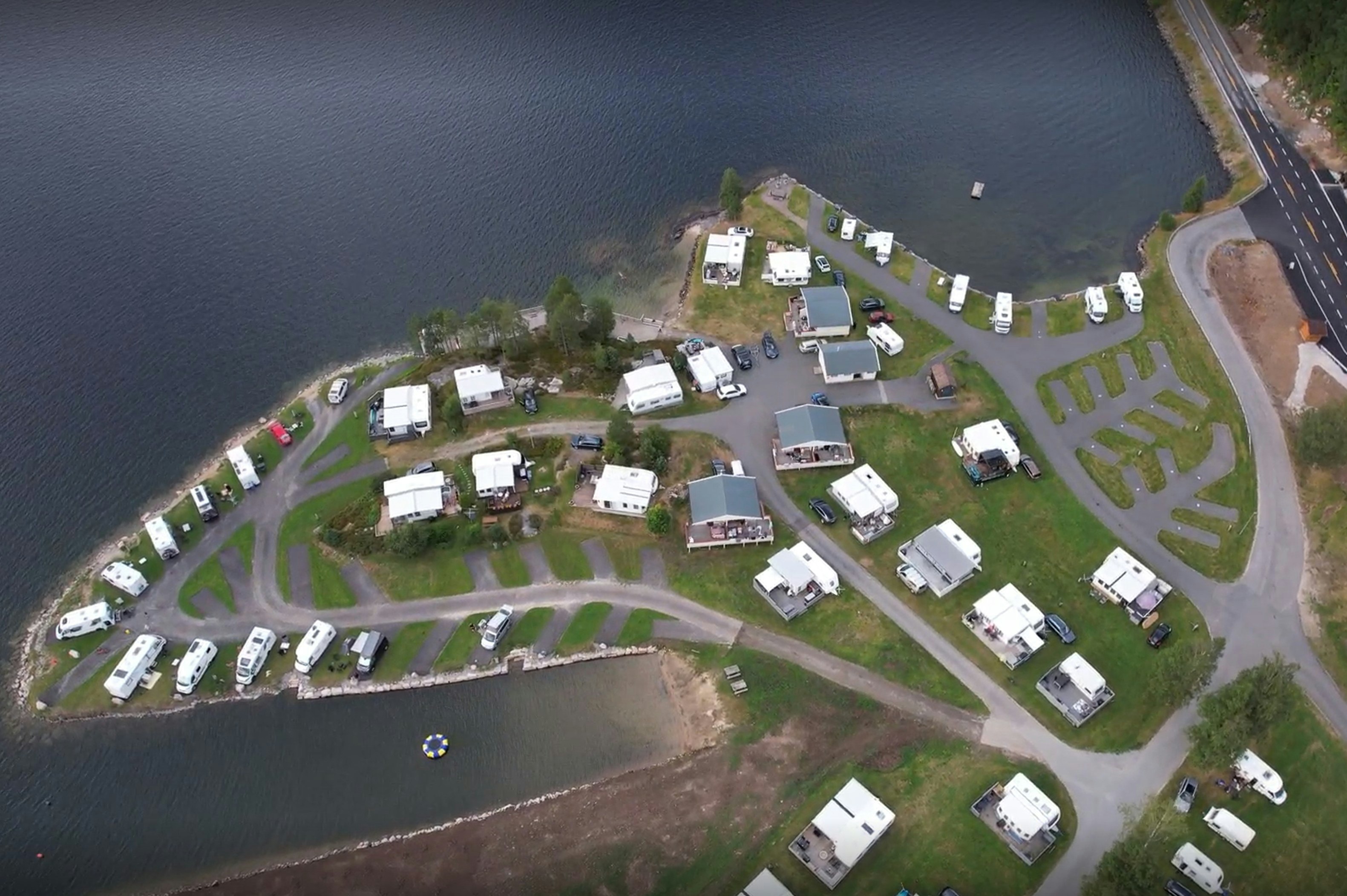 Camping Neset  - Luftaufnahme des Campingplatzes