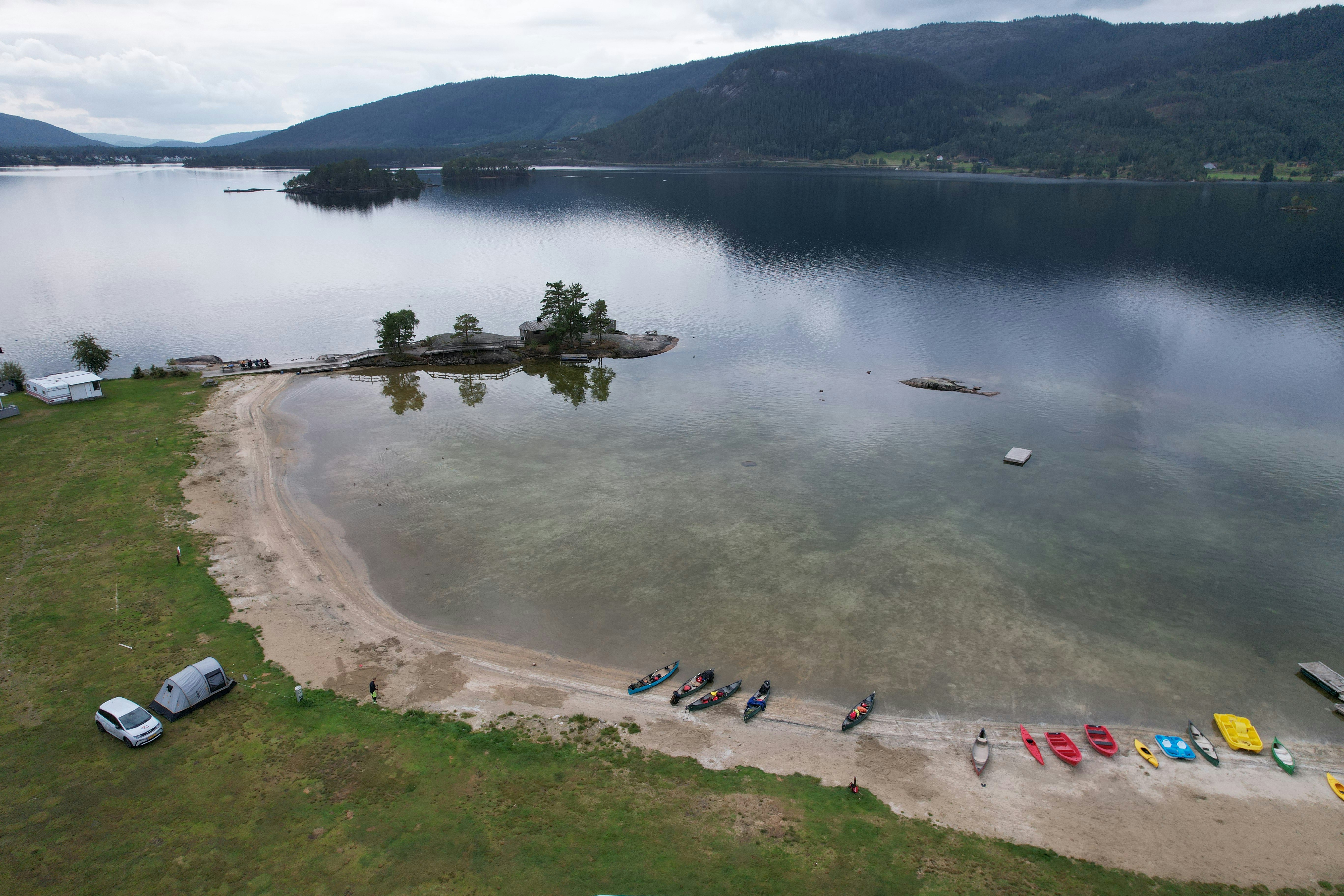 Camping Neset - Blick auf den Strand am Campingplatz