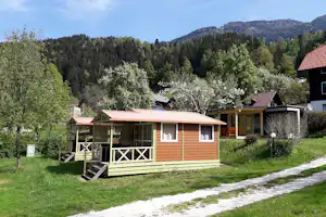 Camping Neubauer - Mobilheime mit überdachten Veranden auf dem Campingplatz