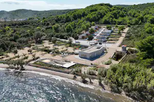 Camping Nevia - Luftaufnahme des Campingplatzes