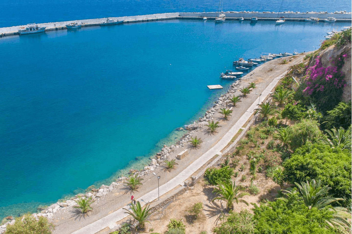 Camping No Problem - Mittelmeer in der Nähe des Campingplatzes mit Bootanleger