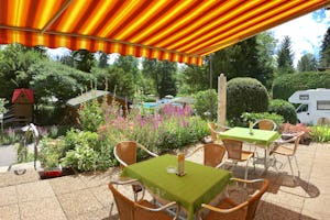 Camping Nord Sam - Restaurant mit Terrasse auf dem Campingplatz