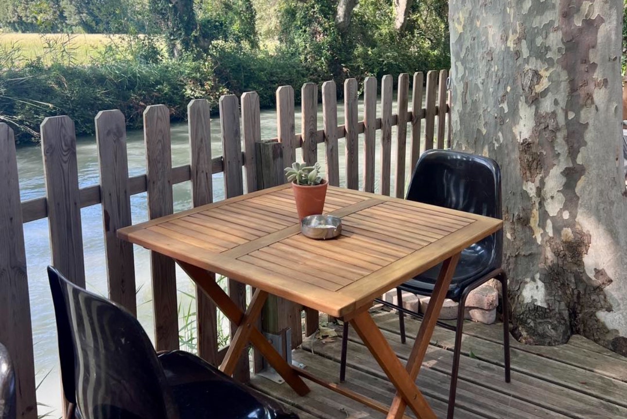 Camping Nostradamus  - Mobilheim mit Terrasse auf dem Campingplatz