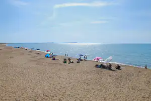 Camping Nurapolis - Badestrand am Meer beim Campingplatz