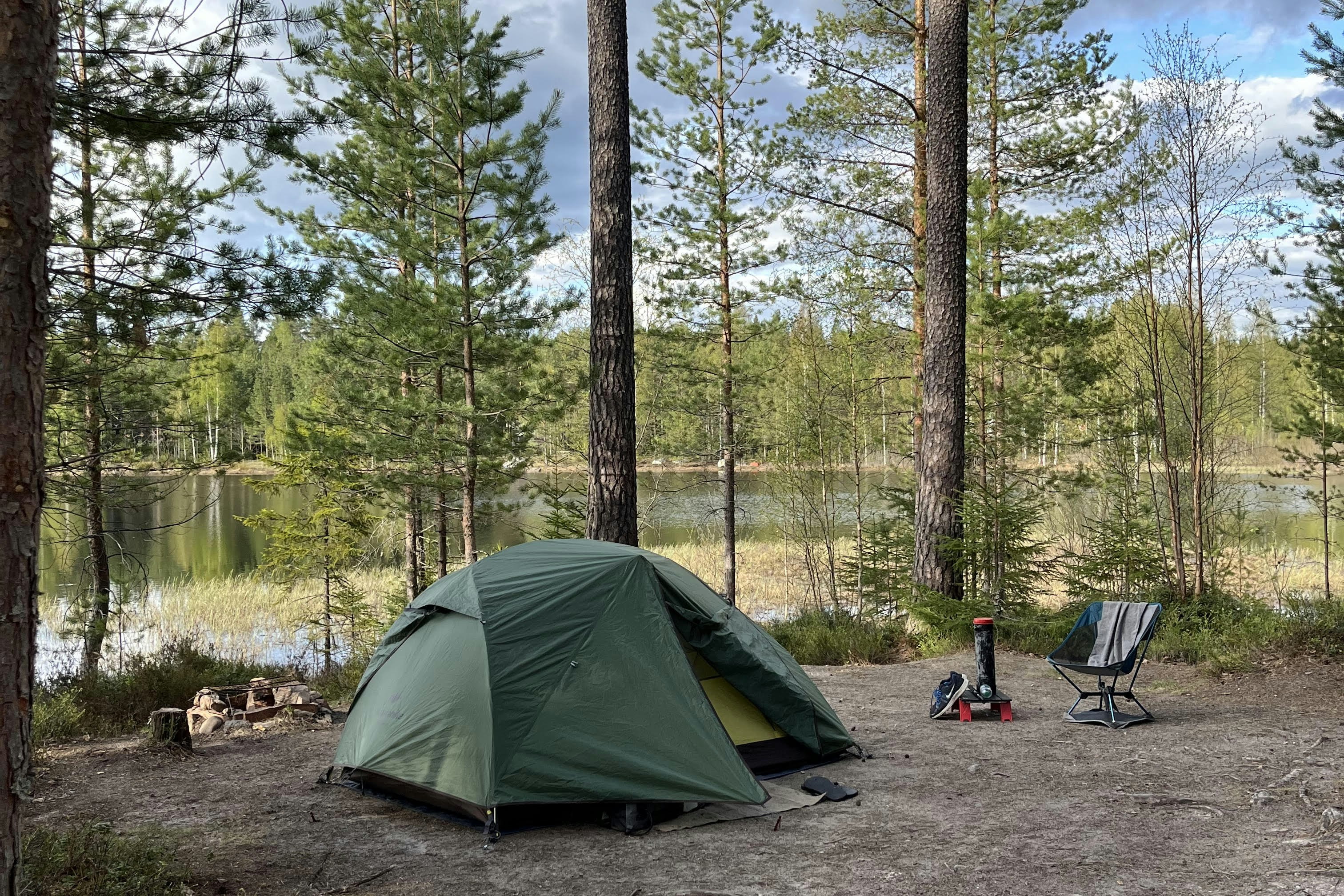 Camping Nya Skogsgården - Zeltplatz mit Blick auf den See