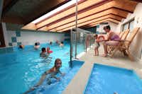 Camping Oase Praha - Indoor Pool vom Campingplatz