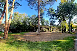 Camping-Oase Steinbruchsee Süplingen - Volleyballfeld auf dem Campingplatz