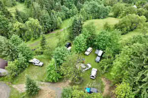 Camping OffRoadventure - Campingplatz aus der Vogelperspektive