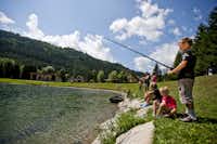 Camping Olachgut - Angeln am Teich als Freizeitaktivität