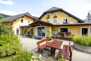 Camping Olachgut - Außenansicht Gebäude auf dem Campingplatz