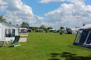 Camping Oldershof - Standplatzwiese auf dem Campingplatz