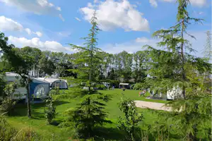 Camping Oldershof - Wohnmobil- und Wohnwagenstandplätze auf der Wiese