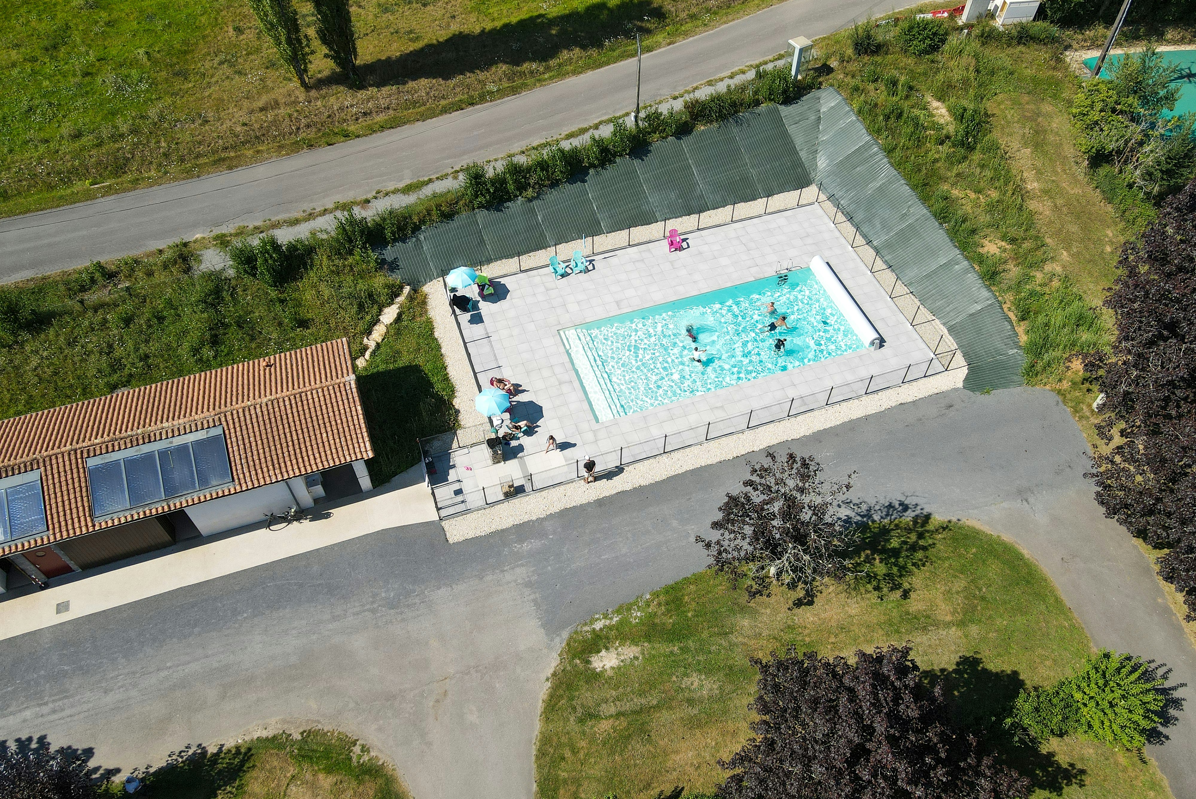 Camping Olydea Le Lambon  - Luftaufnahme des Campingplatzes mit Pool im Freien