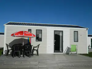 Flower Camping Omaha Beach - Mobilheim mit Terrasse auf dem Campingplatz