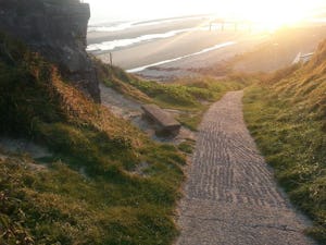 Flower Camping Omaha Beach - Blick auf den Weg zum Strand