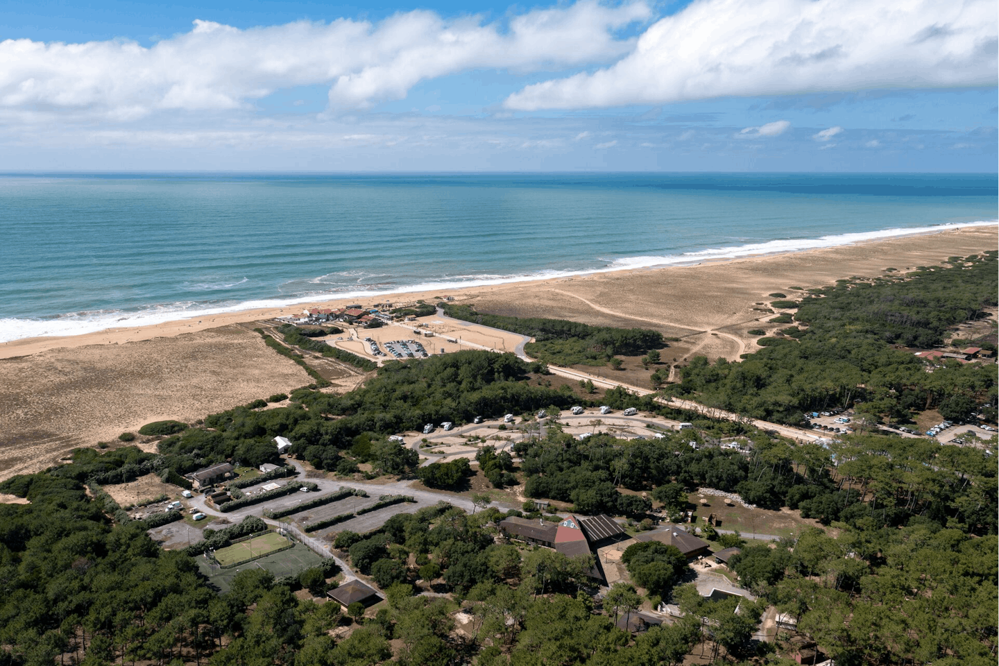 Camping Ondres-Plages  - Luftaufnahme des Campingplatzes am Meer