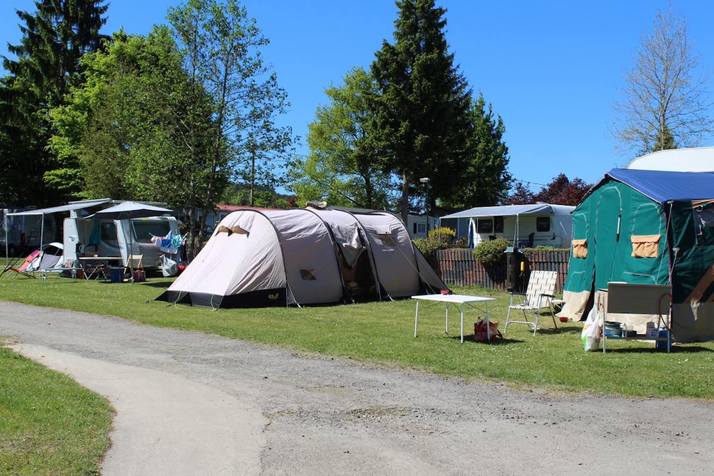 Camping Oos Heem  - Zeltwiese auf dem Campingplatz
