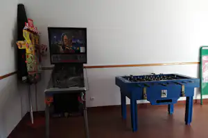 Camping ORBITUR Valado - Tischfußball und Spielautomaten auf dem Campingplatz