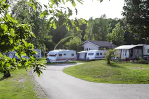 Camping Ormnäs - Wohnmobile und Mobilheim vom Campingplatz im Grünen
