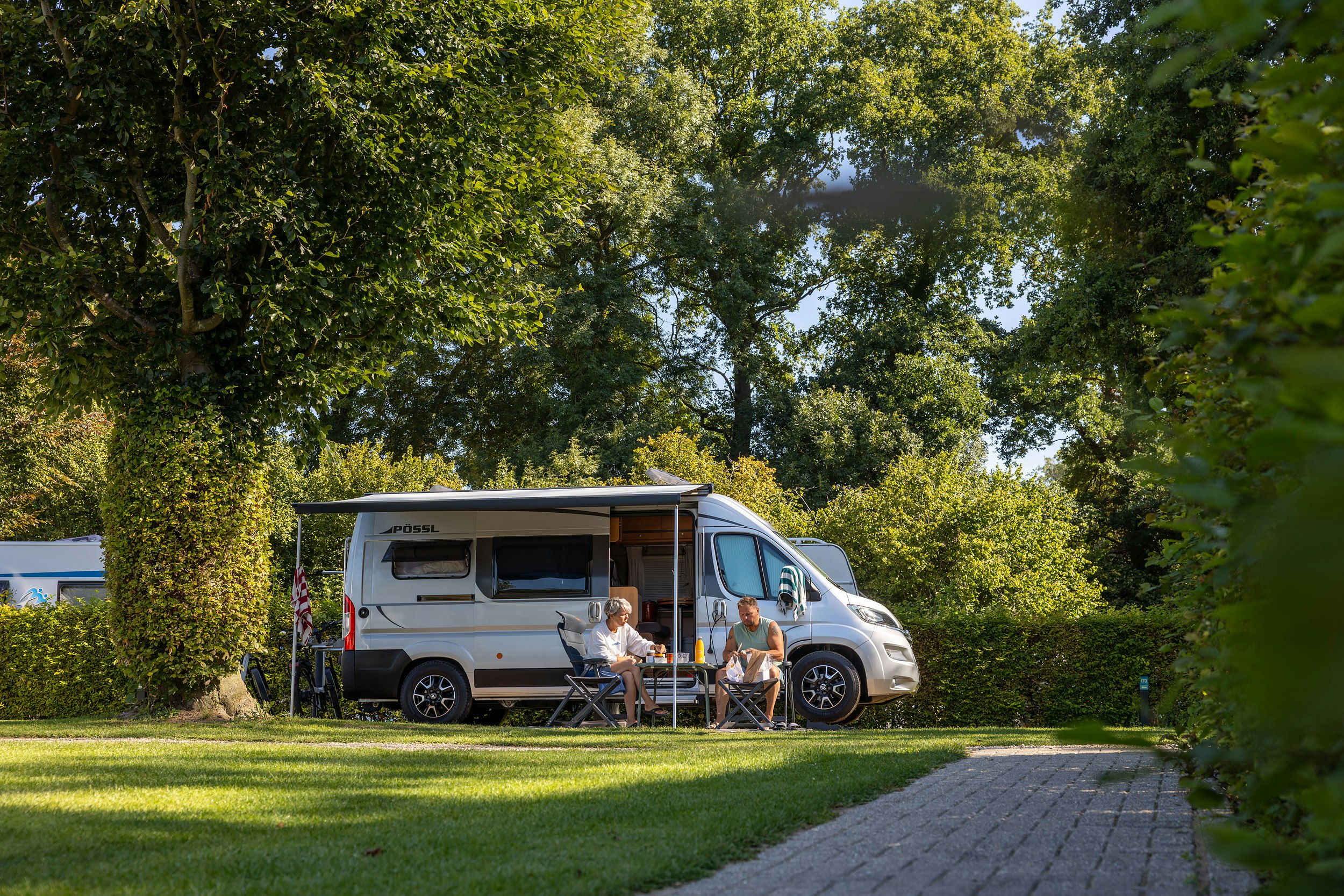 Terrassencamping Osebos  Camping Osebos - Standplätze im Grünen auf dem Campingplatz