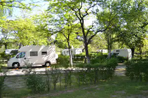 Camping Osuna - Übernachtungsmöglichkeiten auf dem Campingplatz