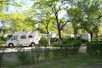 Camping Osuna -  Übernachtungsmöglichkeiten auf dem Campingplatz
