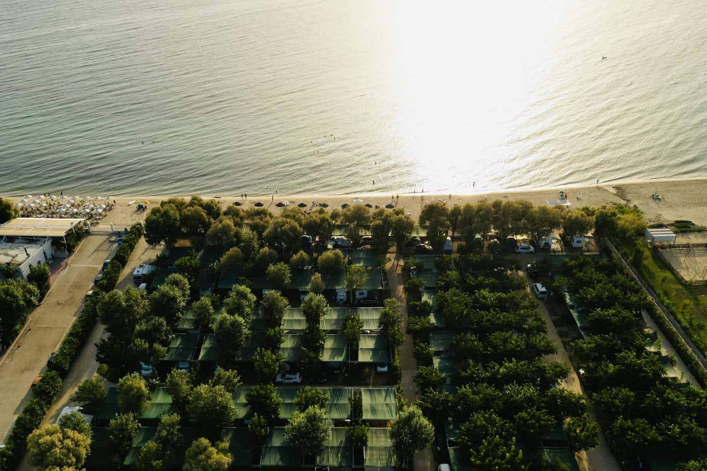 Camping Ouzouni Beach