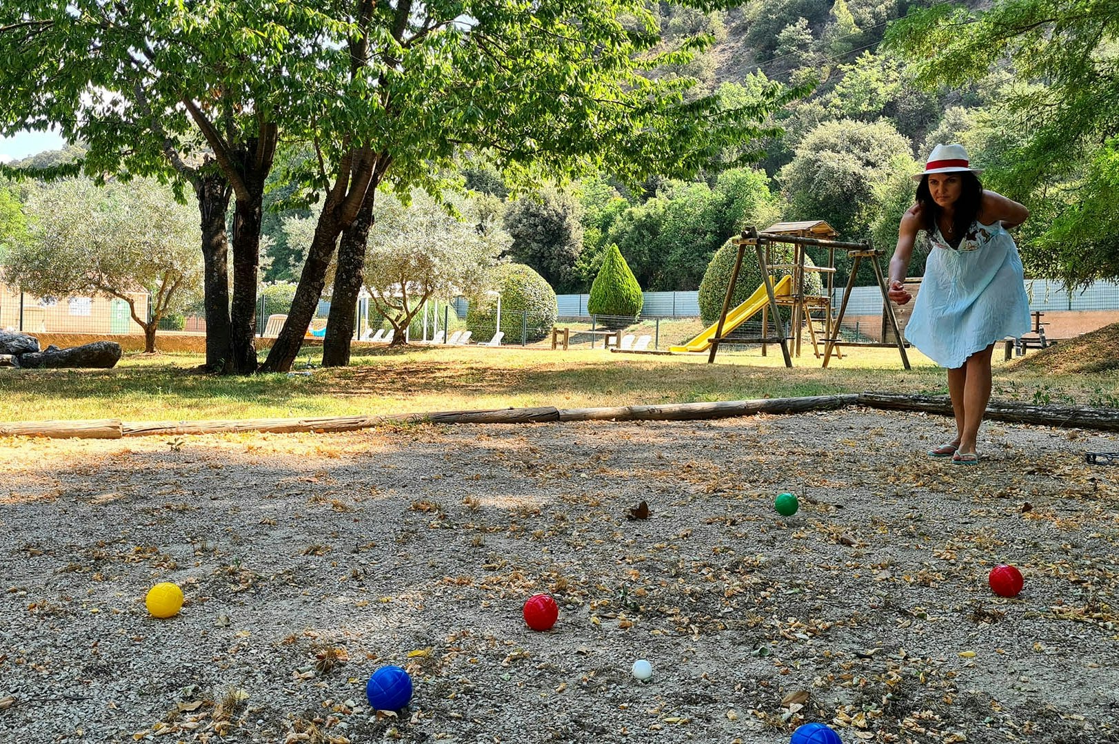 Camping Tikayan Oxygène  Camping Oxygène - Pétanque-Feld und Kinderspielplatz auf dem Campingplatz
