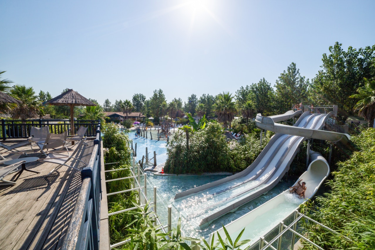 Camping Oyam  - Rutschen im Wasserpark des Campingplatzes