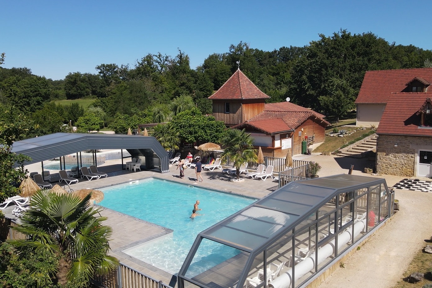 Camping Padimadour - Blick auf den Pool auf dem Campingplatz