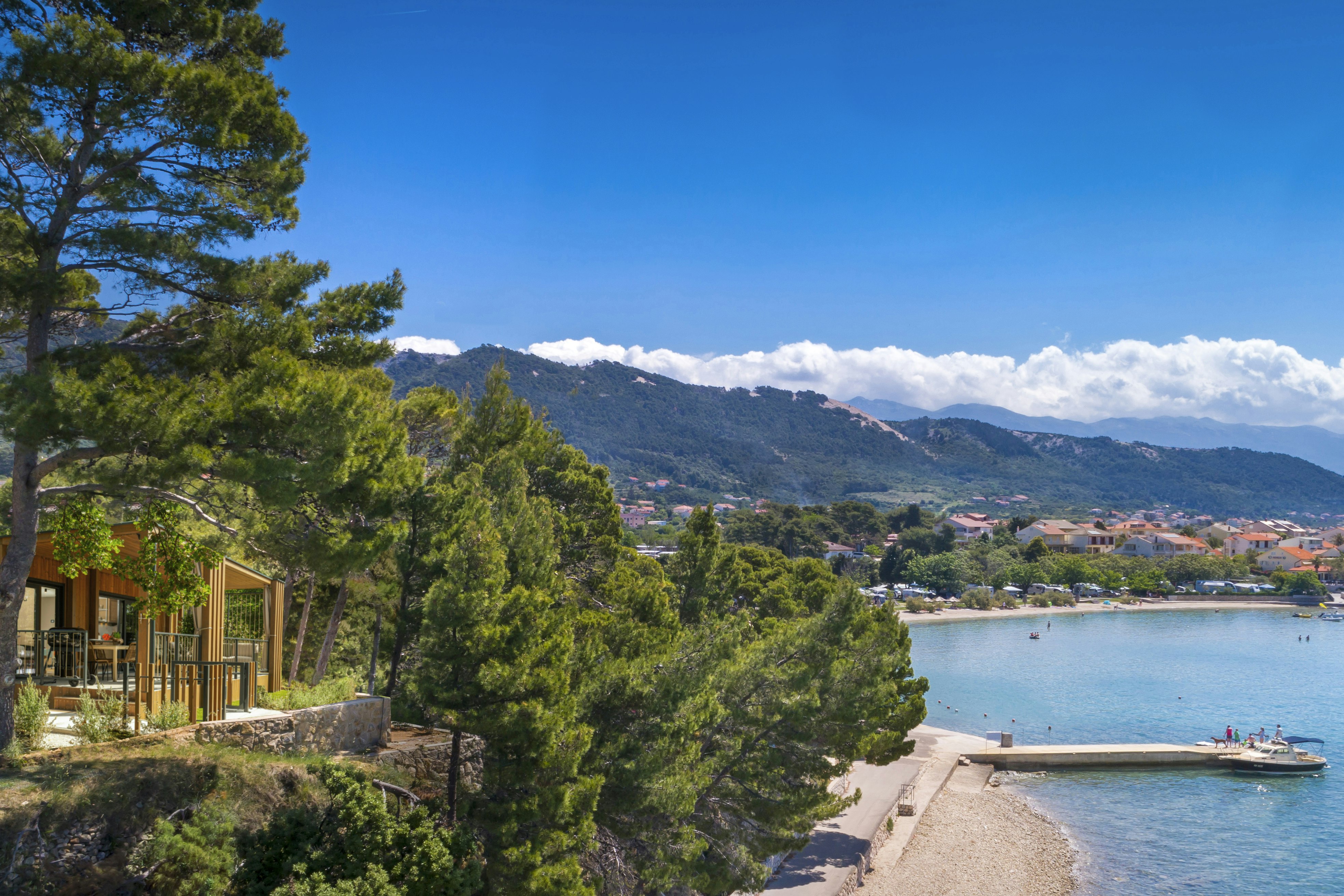 Padova Premium Camping Resort - Blick auf den Campingplatz am Wasser