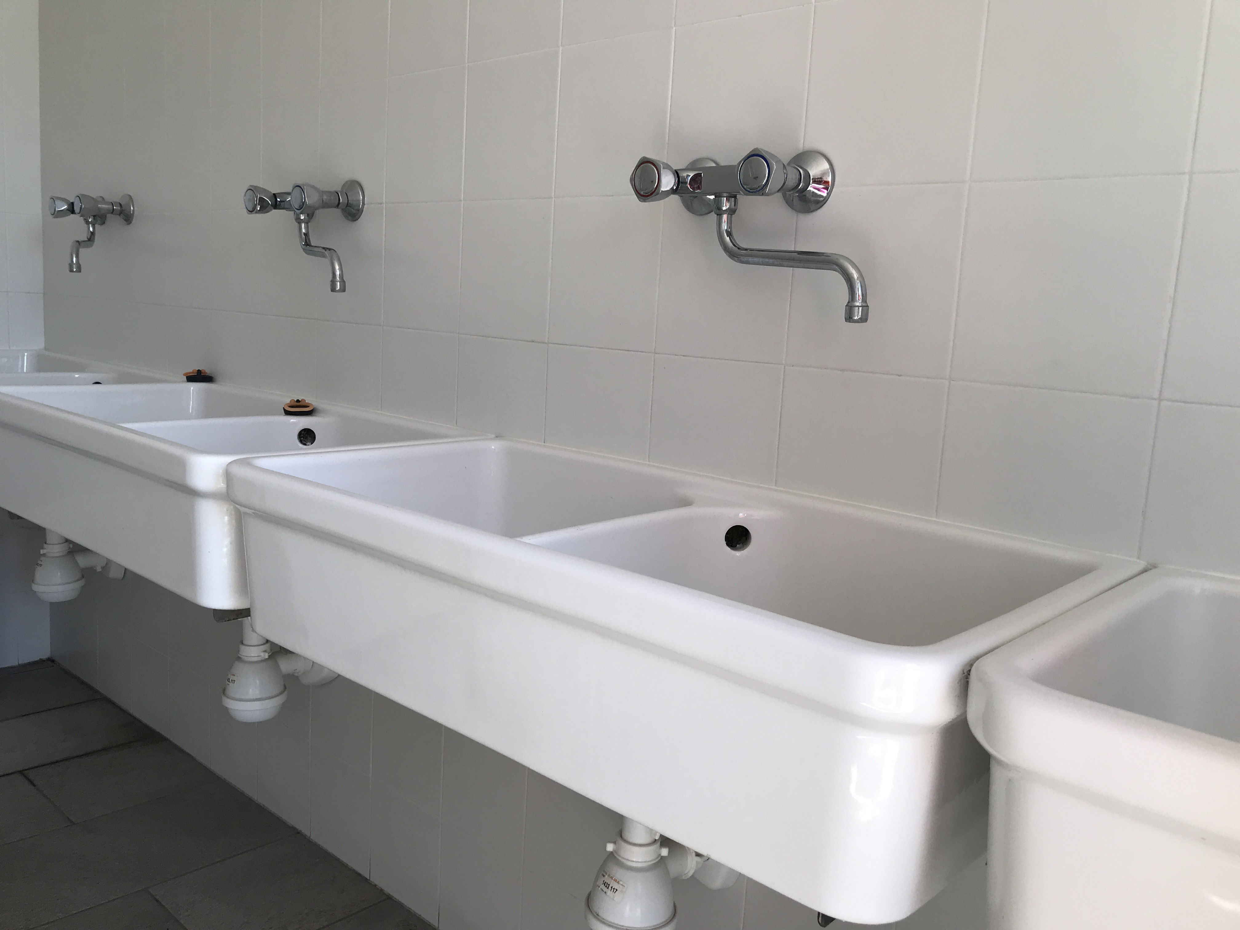 Camping Pai da Maria - Spuelbecken.JPG