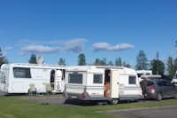 Camping Pajala -  Wohnwagenstellplätze im Grünen auf dem Campingplatz