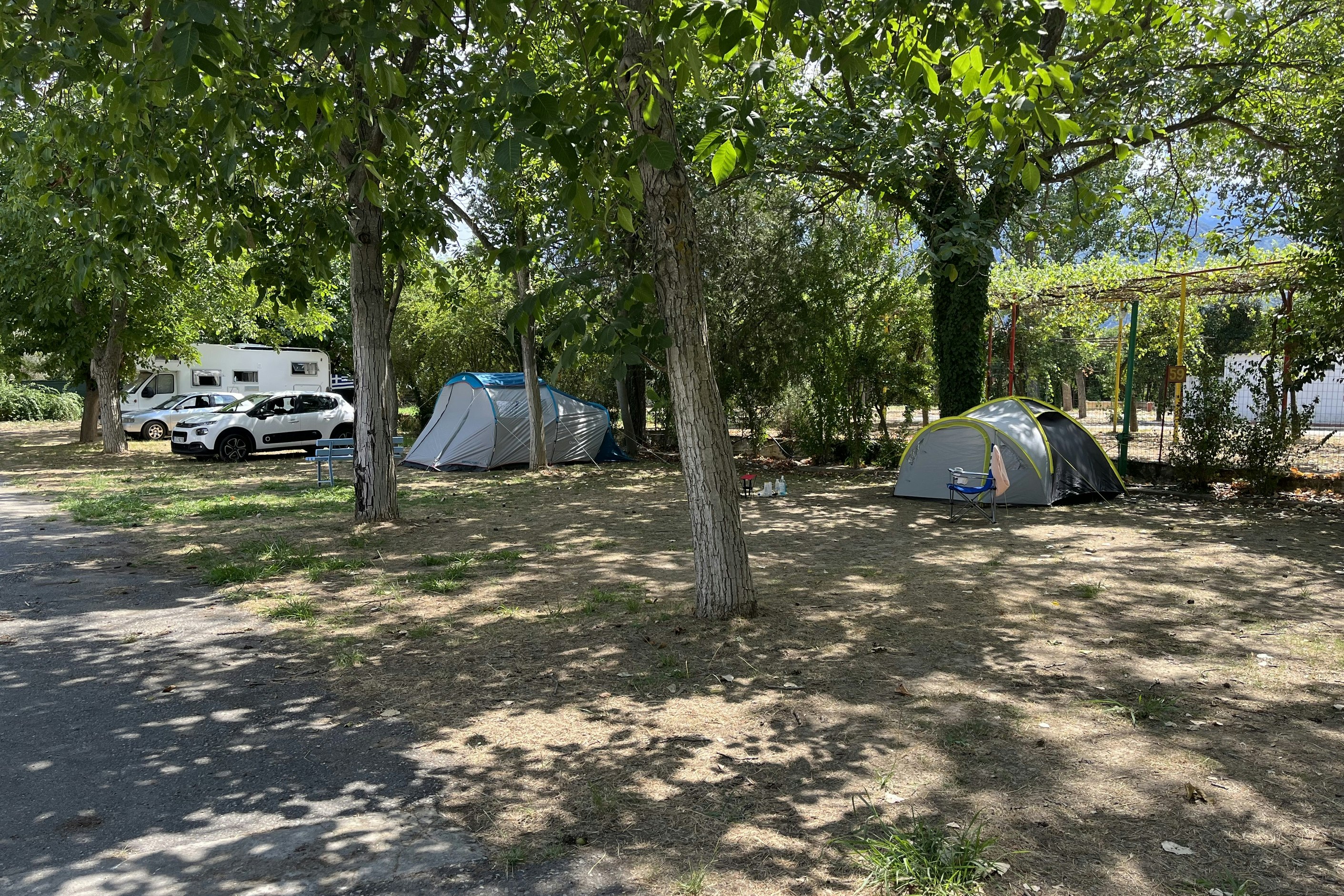 Camping Paleológio - Zeltplätze auf dem Campingplatz