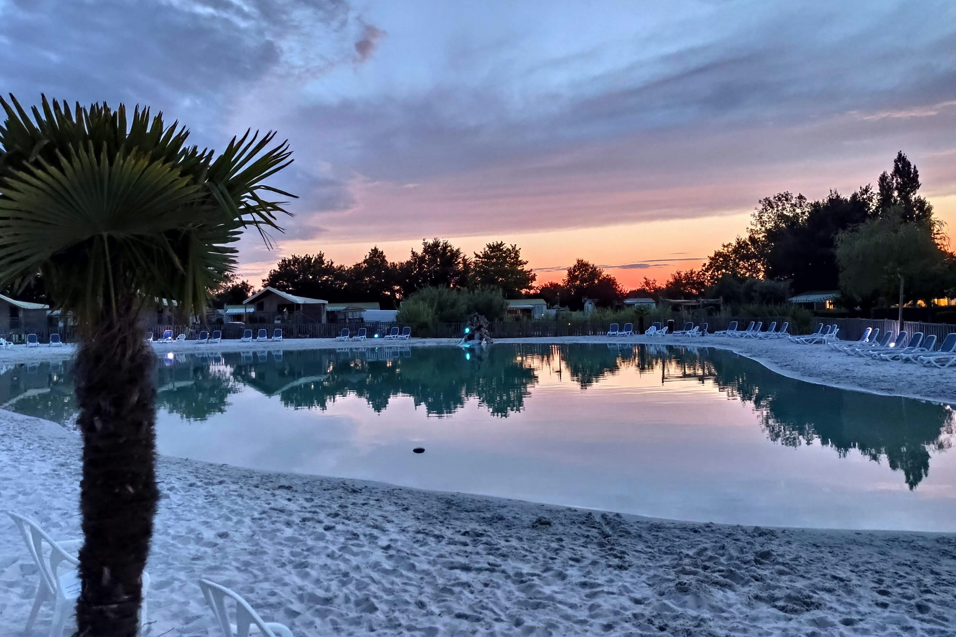 Camping L'Evasion - Campingplatz strand bei Nacht