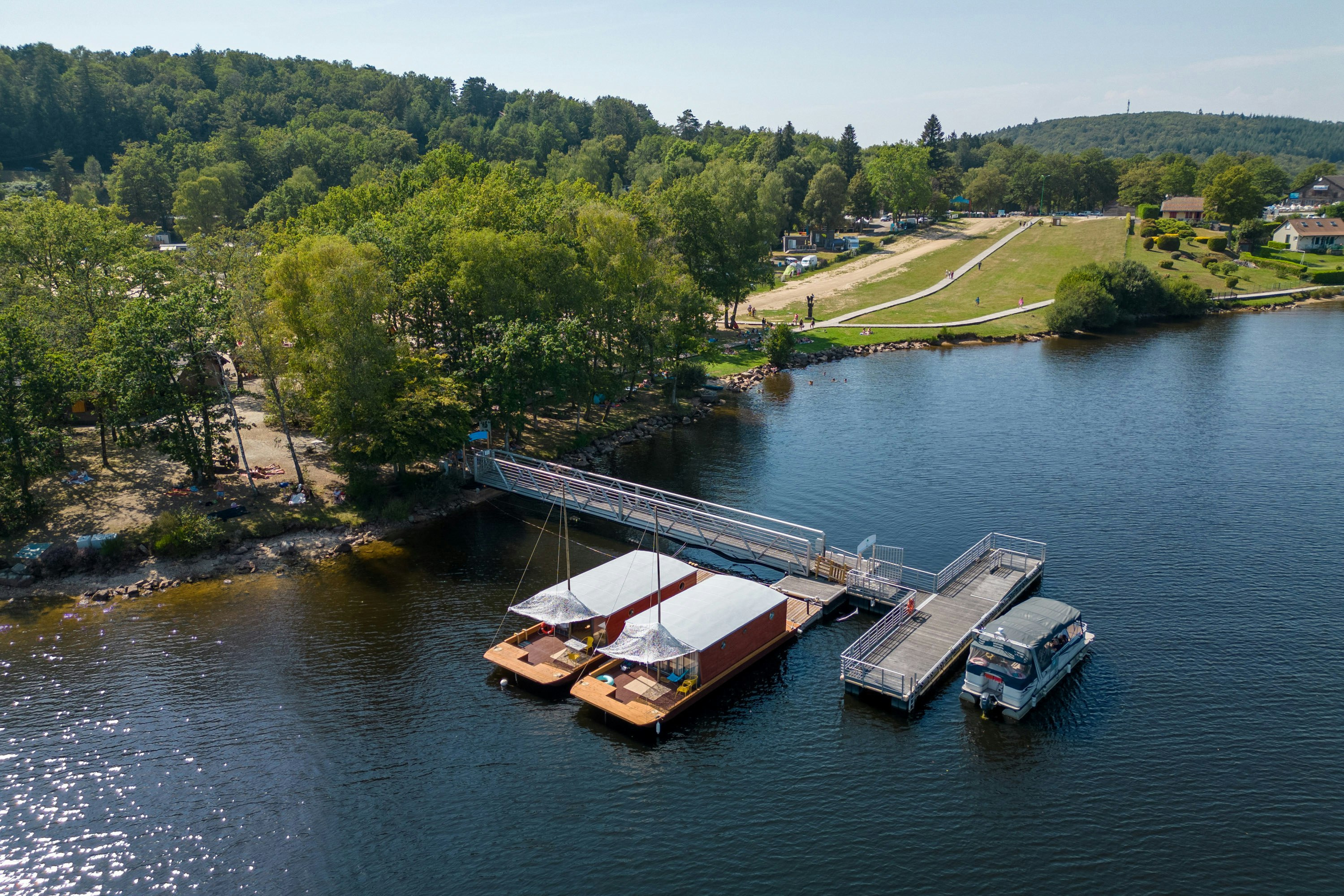 Camping Paradis Les 2 Îles - Bootsanlegestelle am Campingplatz