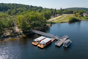 Camping Paradis Les 2 Îles - Bootsanlegestelle am Campingplatz