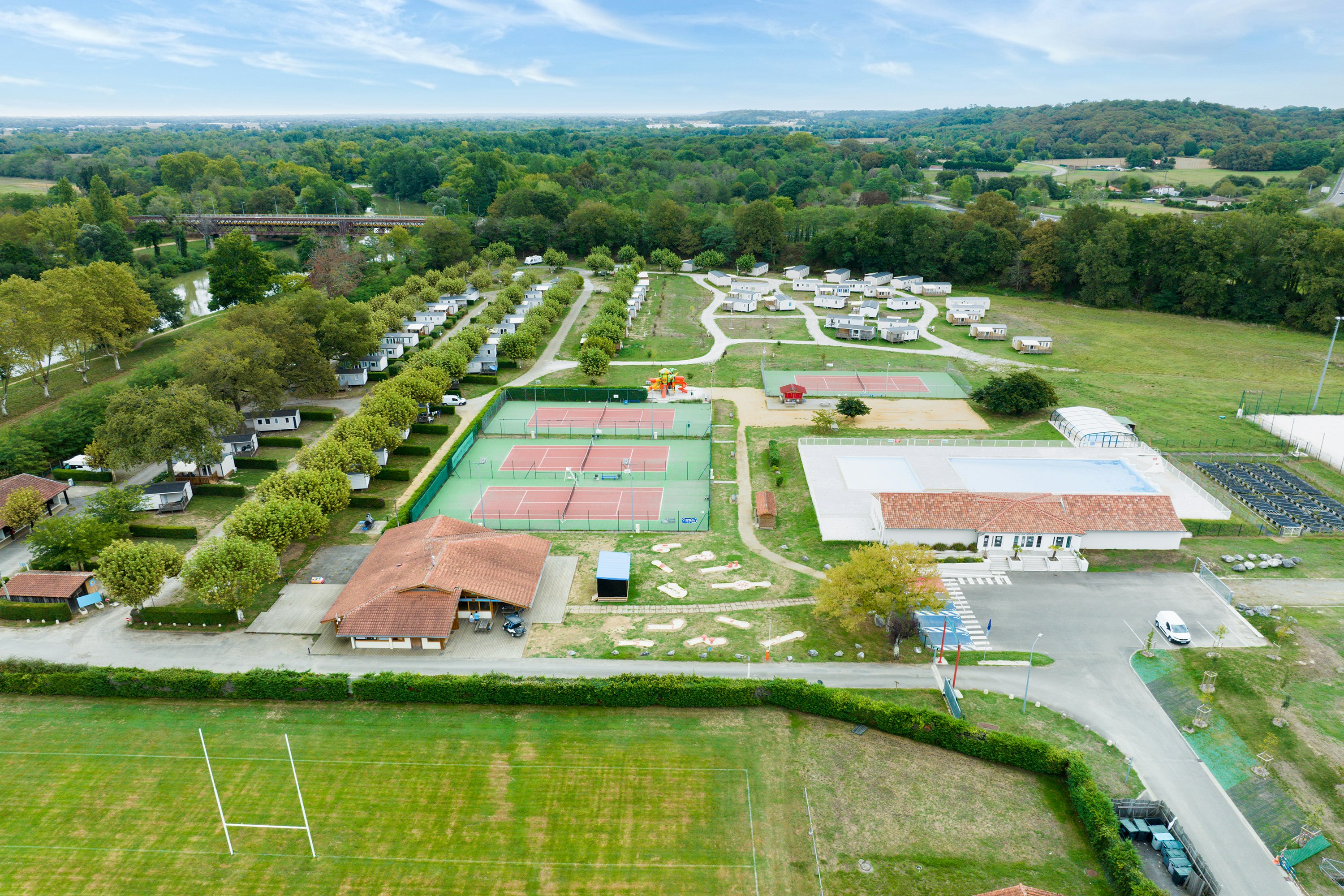 Camping Paradis Rives de L'Adour  - Campingplatz aus der Vogelperspektive